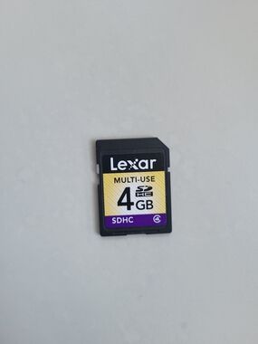 4GB SDHC Memory Card - Black/Yellow/Purple